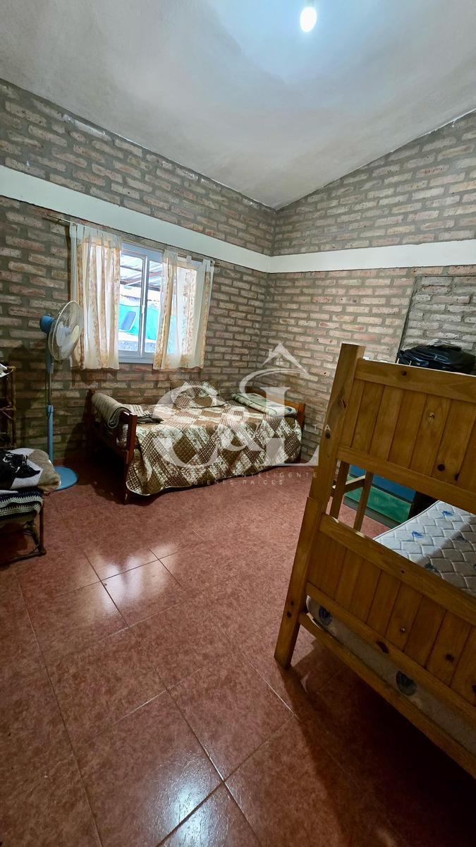 Se Vende Casa 2 Dorm. con Piscina y Quincho en Tanti 5