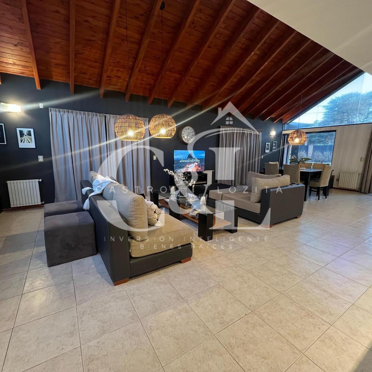 Casa de Categoría de 3 Dorm. con Pileta en Sta Rita, Villa Carlos Paz 5