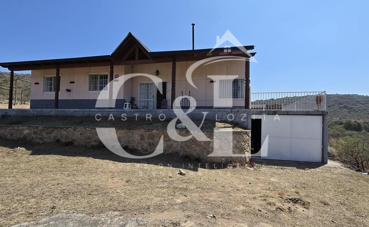 Espectacular Estancia con 4 Dorm., Pileta, 20.000 m² de Terreno B° Piedra de Luna, Cabalango 2