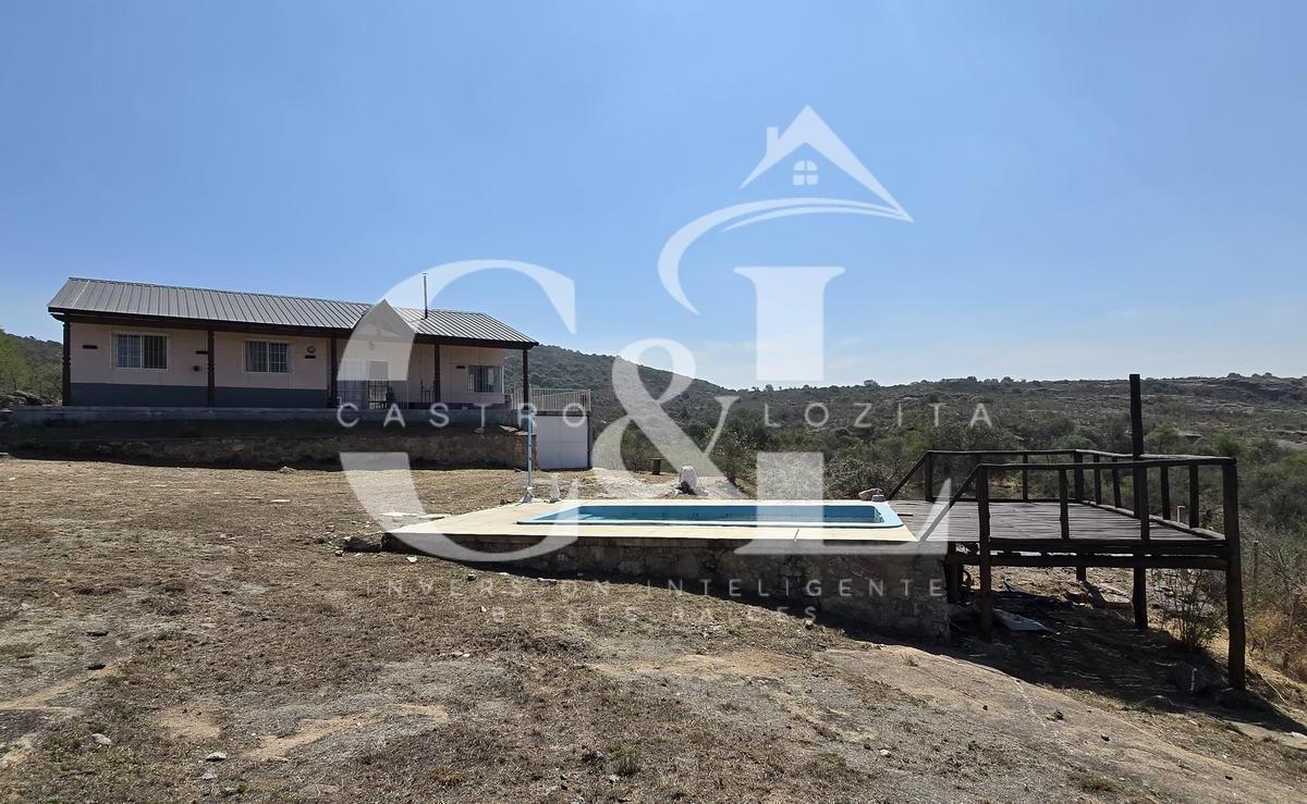 Espectacular Estancia con 4 Dorm., Pileta, 20.000 m² de Terreno B° Piedra de Luna, Cabalango 1