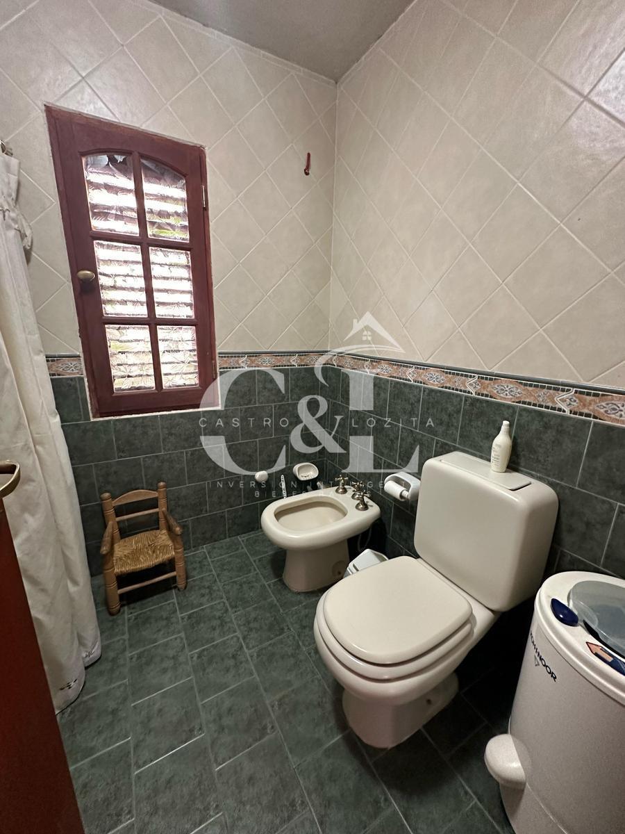 Venta Casa 2 Dor con Lote de 2.700 m² en Calle Principal de Villa Santa Cruz del Lago 1