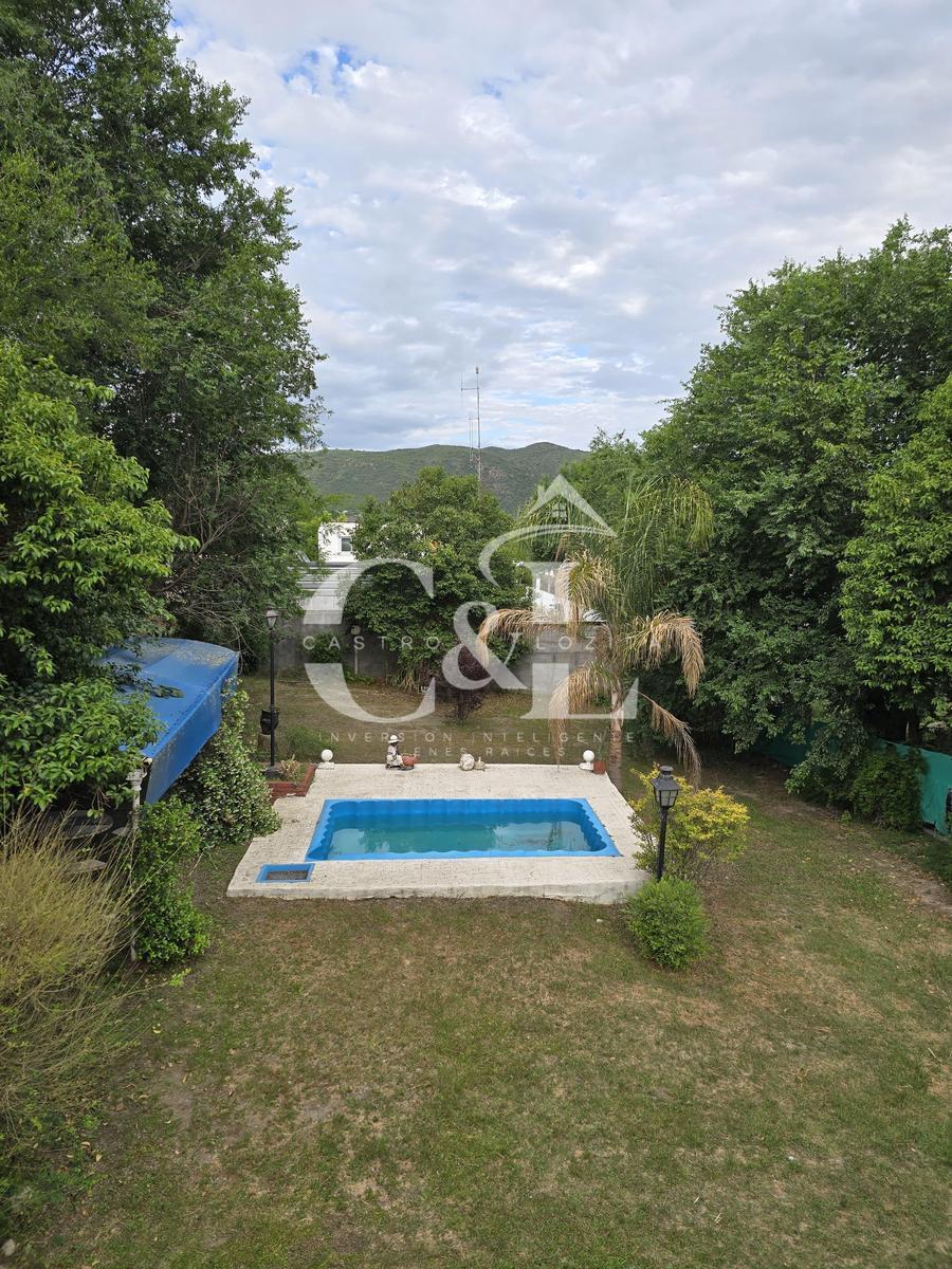 Casa Alpina con Pileta en 720 M² de Terreno. Las Ensenadas, Carlos Paz. Apta Crédito 5