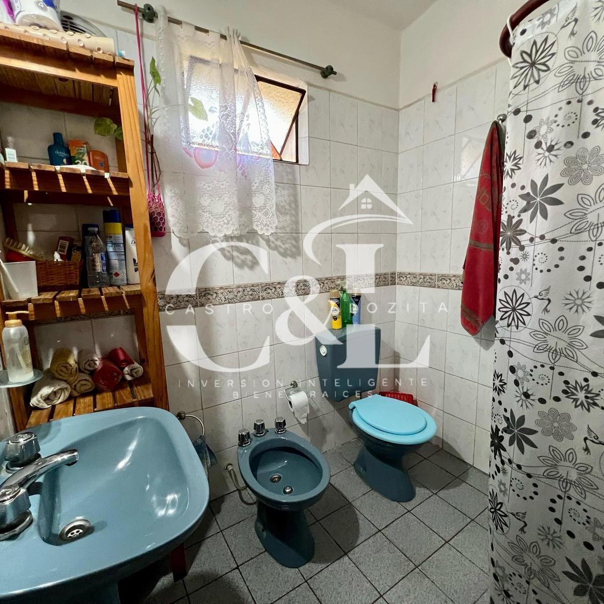 Chalet de 2 Dorm. con Pileta en Venta, B. El Descanso - Anisacate 2