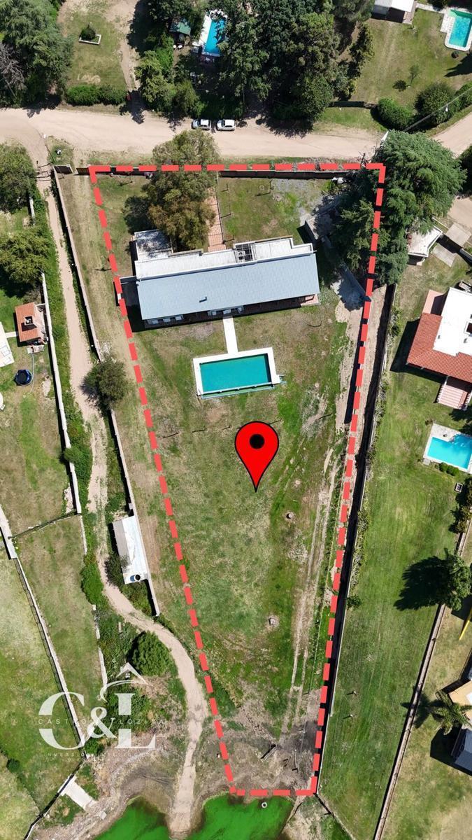 Exclusiva Propiedad de 7 Habitaciones y 3600 m² con Costa de Lago en B. Semi Privado Lago Azul 5