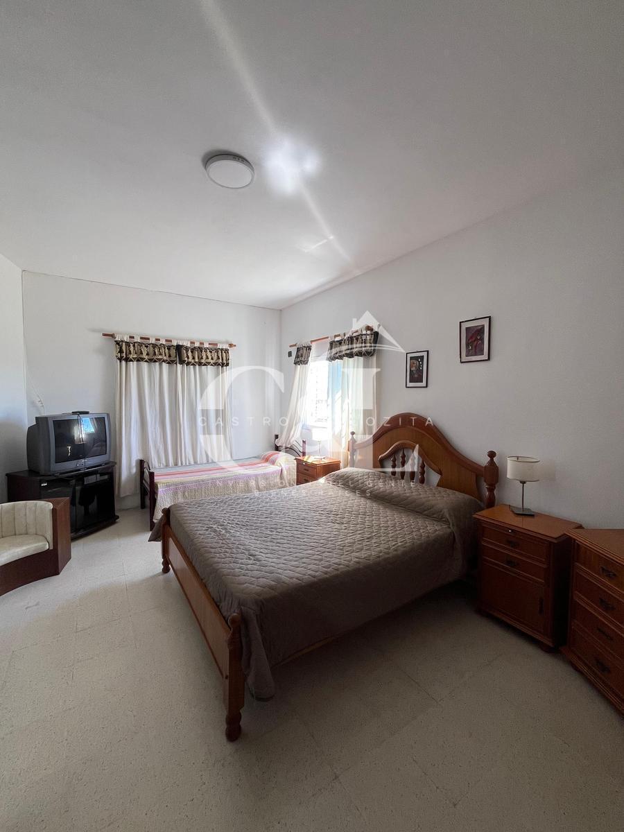Se Vende Casa de Dos Dorm., Piscina y Cochera en Villa García, Tanti! 3