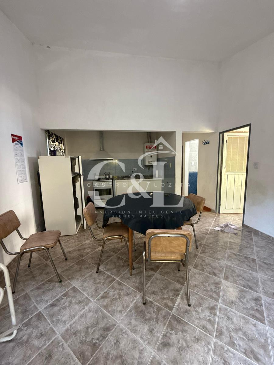 Se Vende Casa de 2 Dorm. en B° Sol y Rio 5