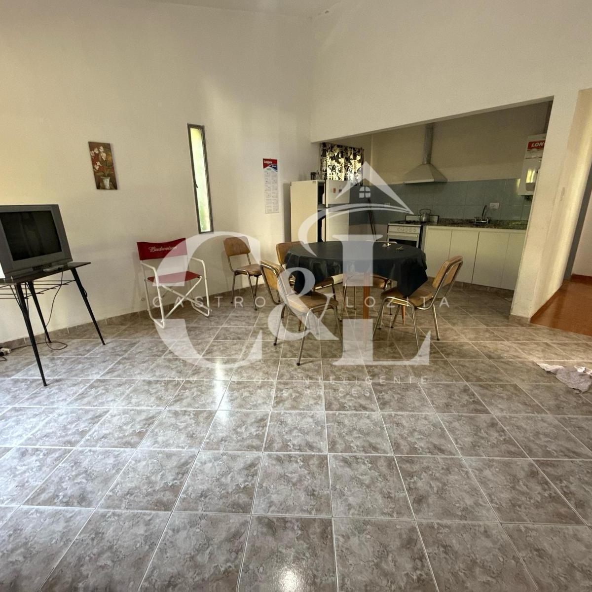 Se Vende Casa de 2 Dorm. en B° Sol y Rio 4