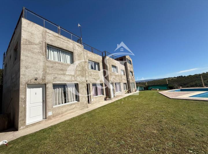 COMPLEJO TURÍSTICO 5 DUPLEX (30 PLAZAS) Y 850M² TERRENO. VISTAS DEL LAGO 3
