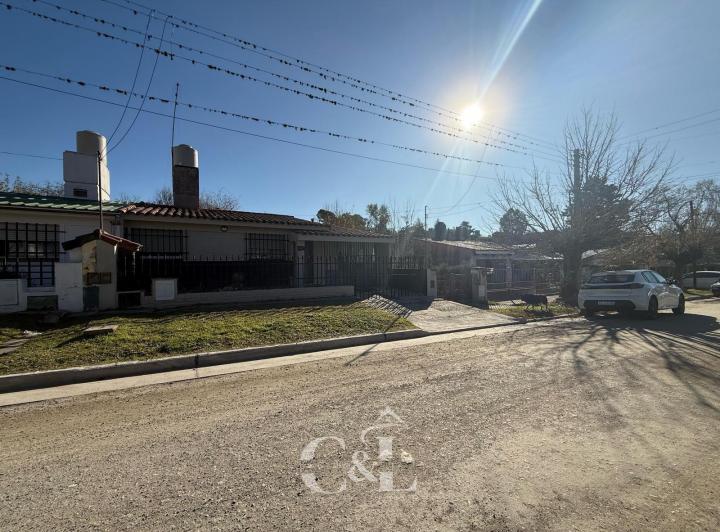 2 Unidades de vivienda (una a terminar) en 400m² de terreno a 300mts de Ruta 28 - B° Marimat, Tanti. 3