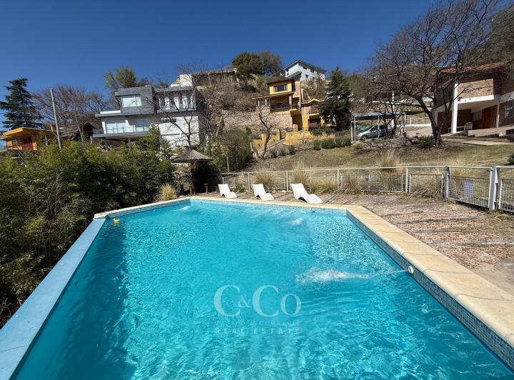 VENTA COMPLEJO TURÍSTICO 3 DUPLEX (18 PLAZAS) C/PILETA EN 1.901m² DE TERRENO - VILLA DEL LAGO 5
