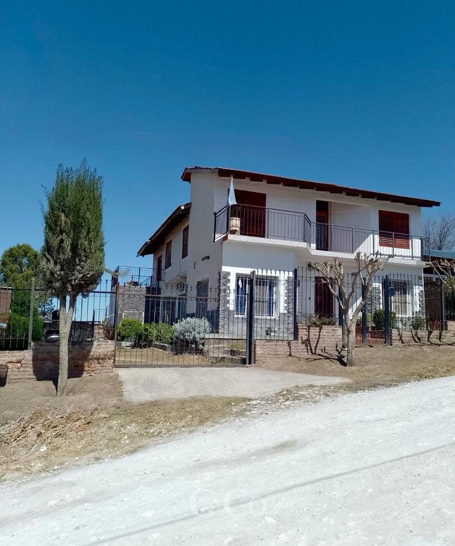 Venta Casa y Departamento En San Antonio De Arredondo Con Vista A Las Sierras y Pileta