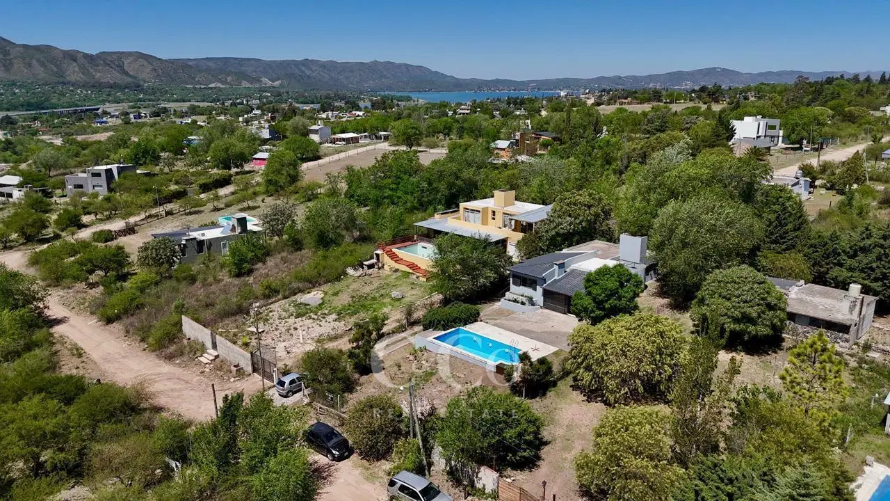 Venta Chalet De 3 Dormitorios Con Piscina En 1.040 M2 De Terreno En Mirador Del Lago - Bialet Massé 4