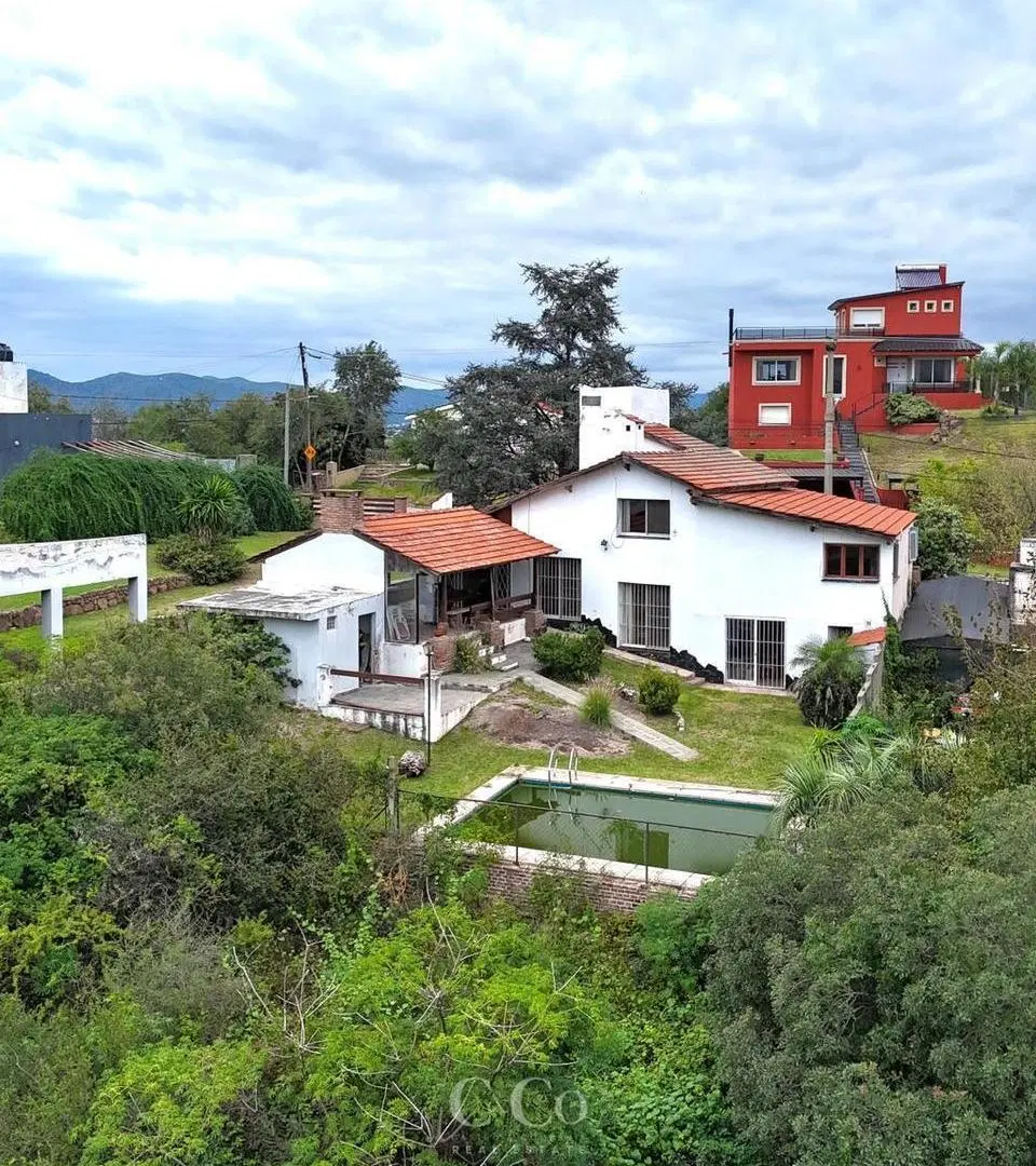Venta Casa 3 / 4 Dormitorios Con Piscina A 50 Metros De Ruta 38 En Villa Del Lago - Villa Carlos Paz 1