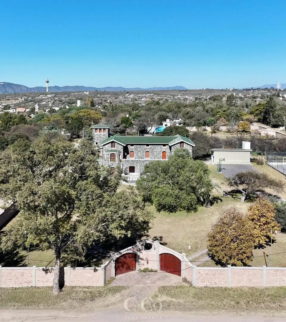 Venta Palacio De Lujo En 12.000 M2 De Parque (1000 M2 Cubiertos) En Villa Parque Siquiman 4
