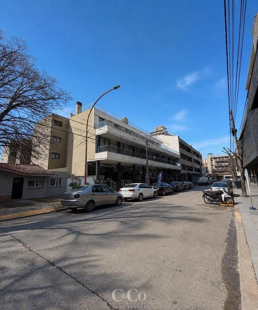 Venta Departamento De Categoría De 1 Dormitorio Y Cochera - Edificio El Pórtico En Carlos Paz Centro 3