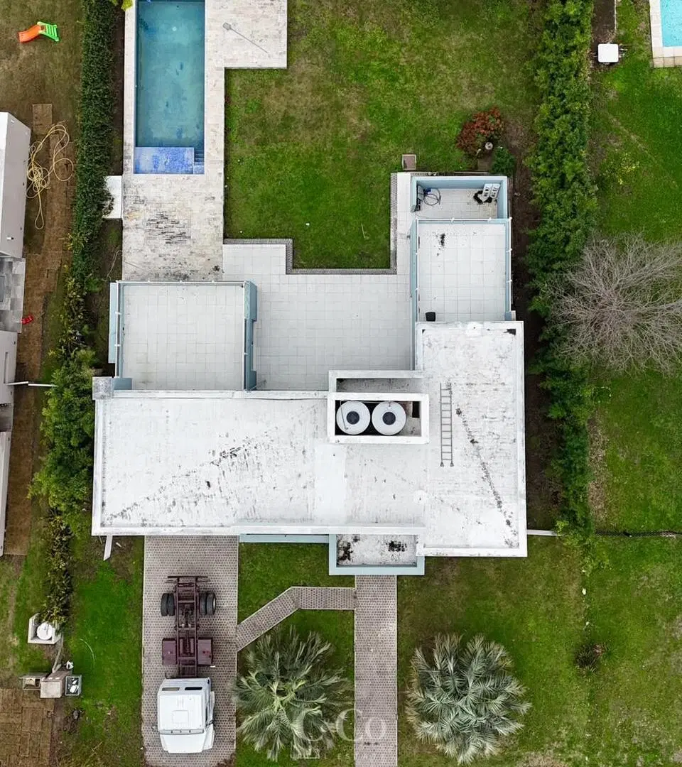 Venta Casa De Categoría 3 Dormitorios y Pileta Climatizada En Barrio Valle Del Golf - Malagueño 3