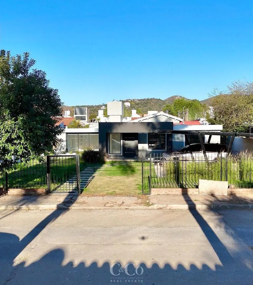 Venta Moderna Casa A Estrenar De 4 Dormitorios Y Piscina En Barrio Santa Rita – Villa Carlos Paz 3