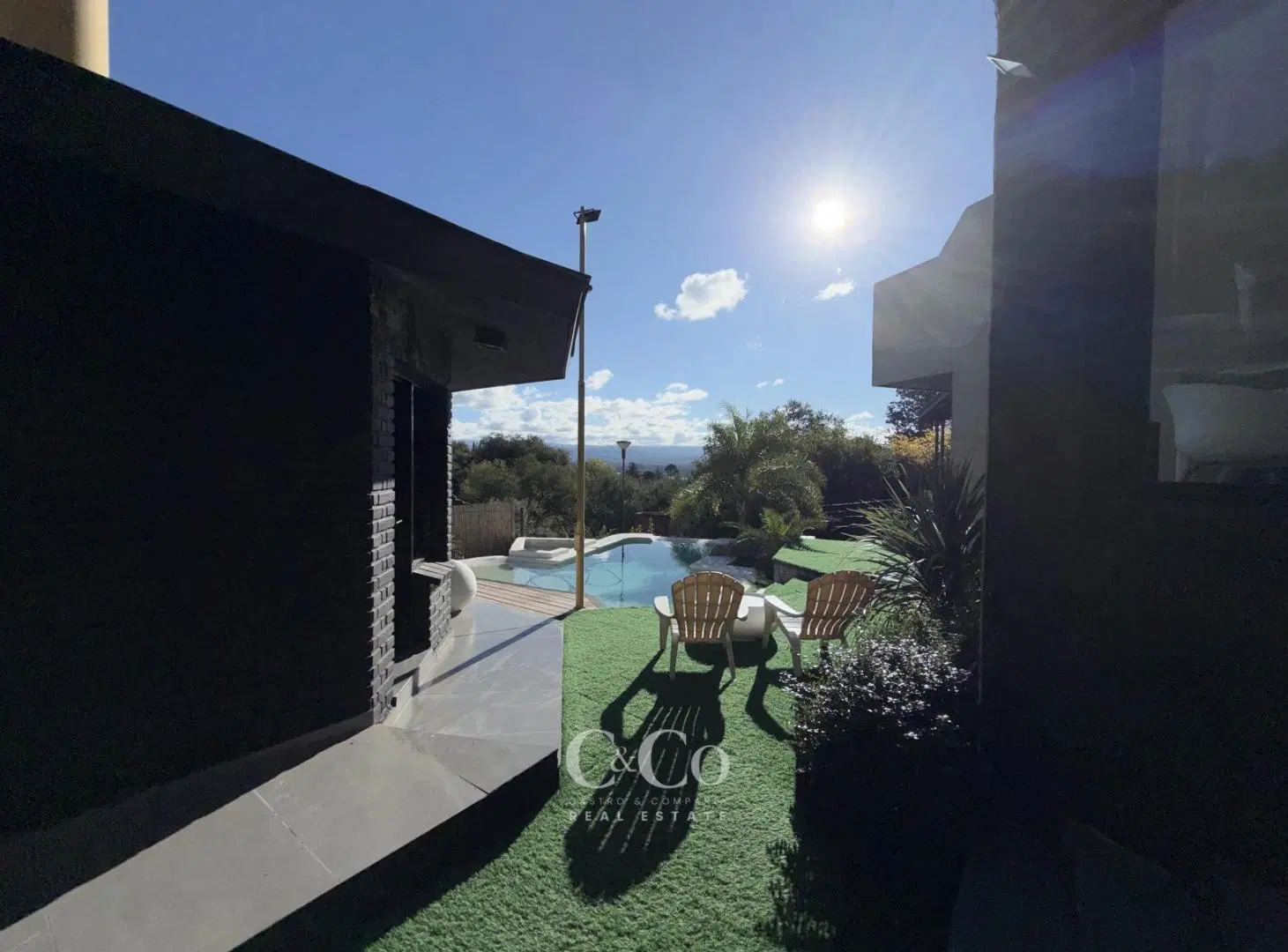 Venta Casa De Categoría de 2 Dormitorios Piscina Playa, Jacuzzi en Costa Azul Sur - Villa Carlos Paz 5