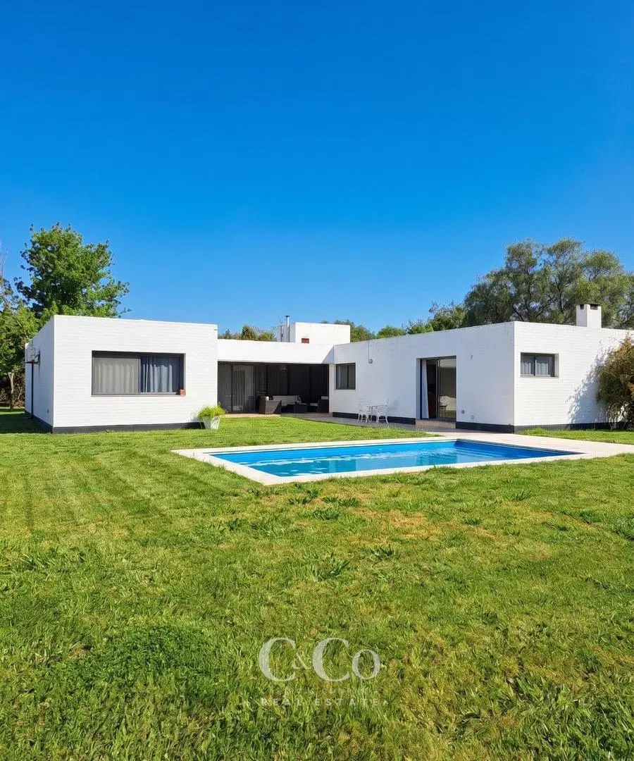 Casa De 2 Dormitorios Con Piscina En Venta En Country Causana - Malagueño 2