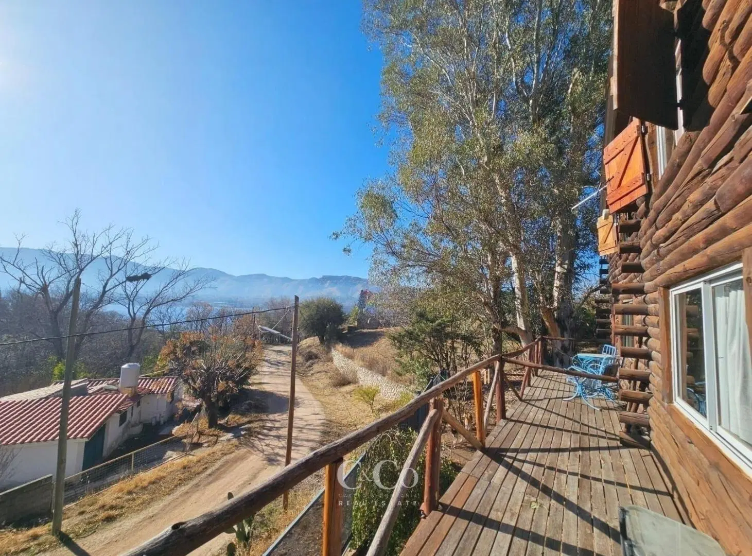 Venta Complejo de 2 Cabañas con Piscina frente al Lago San Roque en Parque Siquiman 2