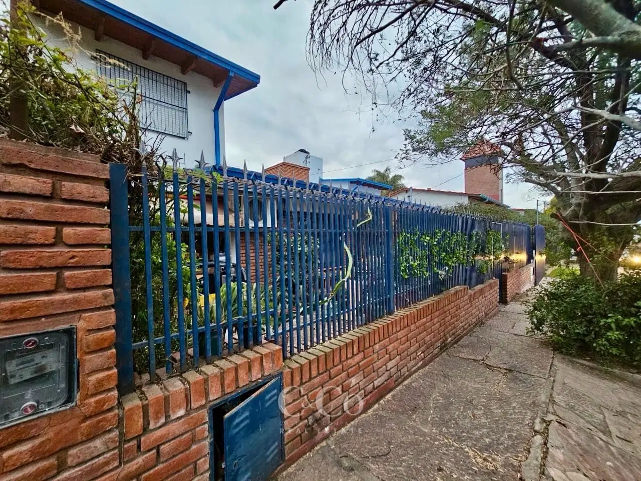 Venta Casa Con 3 Departamentos en Barrio Residencial Costa Azul Sur, Villa Carlos Paz 4