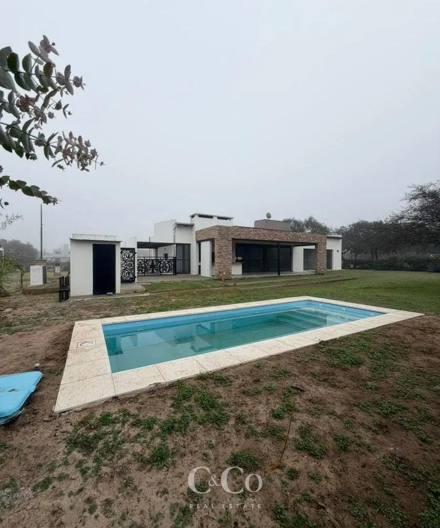 Venta Casa de 3 Dormitorios Con Pileta En Barrio Privado Valle Del Golf Etapa 1 - Malagueño 2