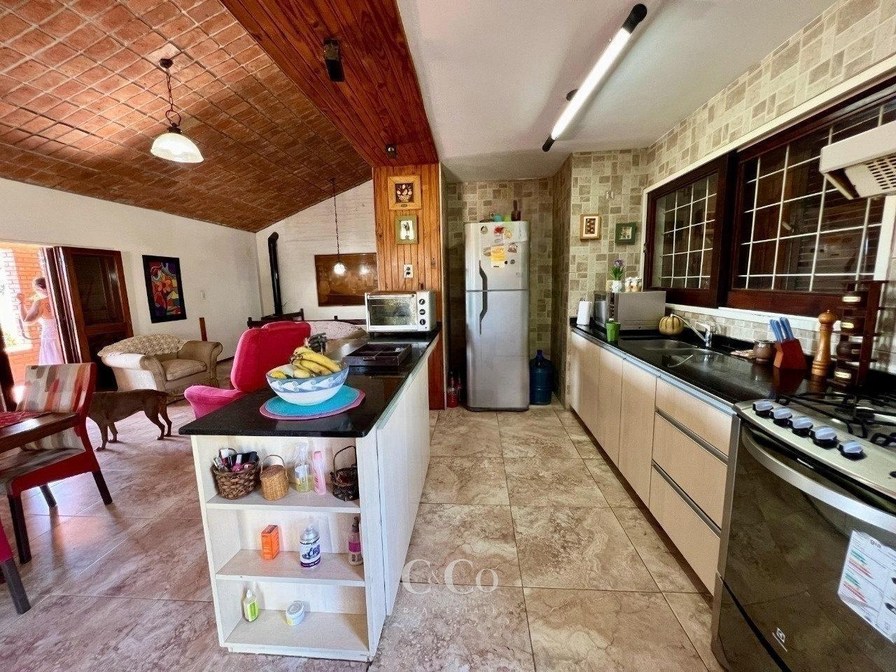 Foto de Venta Gran Casa De 3 Dormitorios Con Pileta Y Vista A Las Sierras en, imagen 2