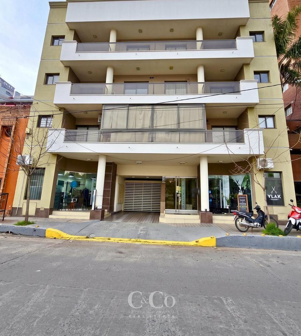 Foto de Departamento de 2 Dormitorios En Venta Con Cochera Y Patio En Rivera, imagen 1