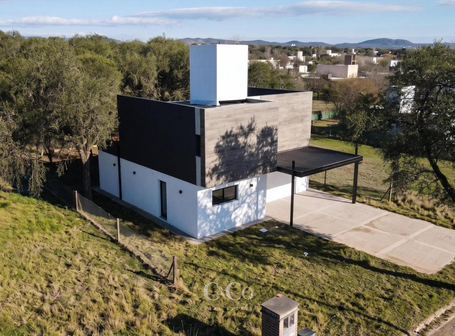 Venta Casa a Estrenar de 3 Dormitorios en Barrio Privado Valle del Golf – Malagueño