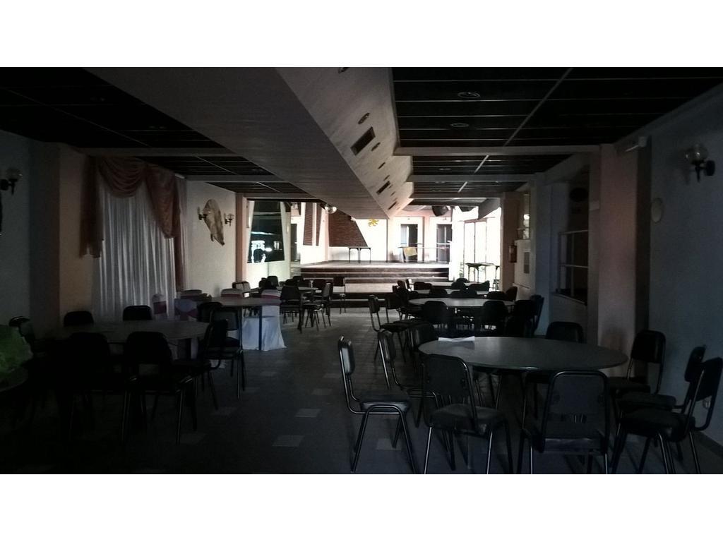 Oportunidad! Salón de Eventos en Venta. 10x 43 m. Gral. San Martín 4
