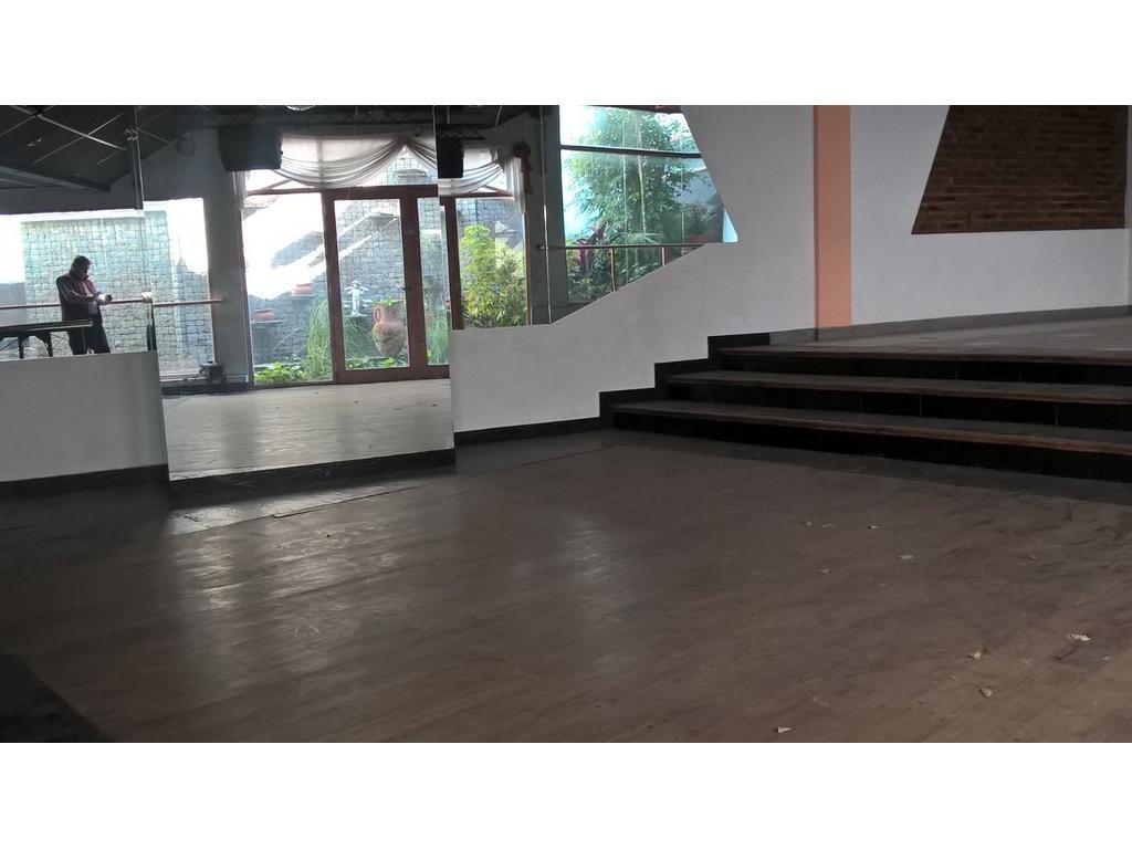 Oportunidad! Salón de Eventos en Venta. 10x 43 m. Gral. San Martín 1
