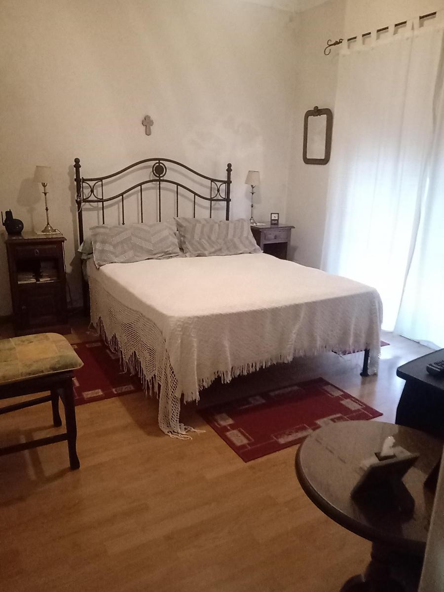 Chalet 5 MB c garaje y patio. Lote de 10 x 17,52 mts-