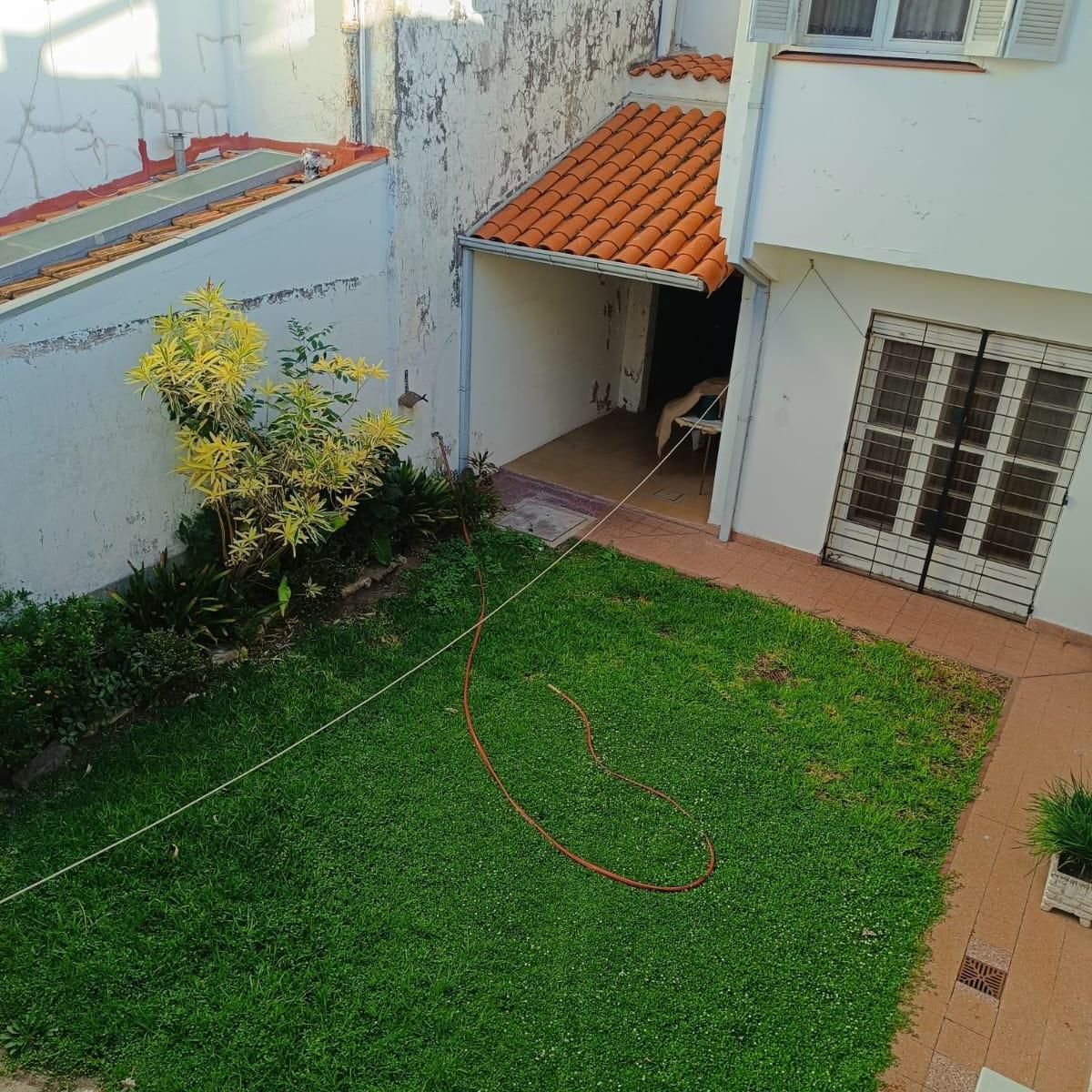 A m de Av Libertador. Chalet 8 Amb. Lote de 10 X 21 m. 5