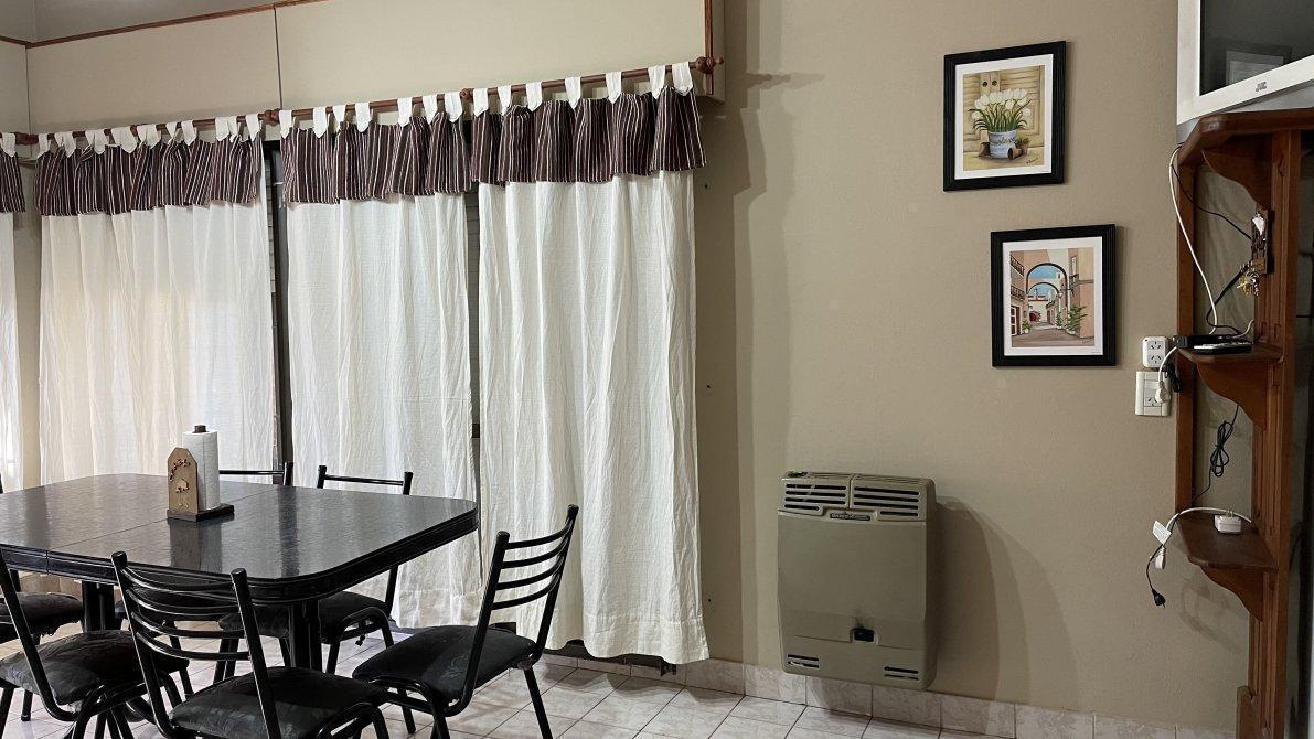 HERMOSA CASA DE 3 AMBIENTES - BARRIO SAN RAFAEL