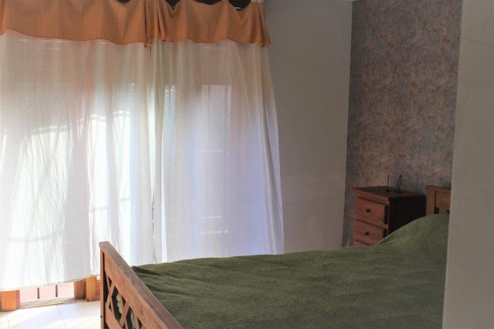 Chalet 6 Ambientes con Todo Los Servicios! 5