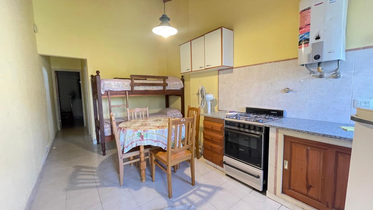 Casa de 4 Ambientes + Dpto de 2 Ambientes! 4
