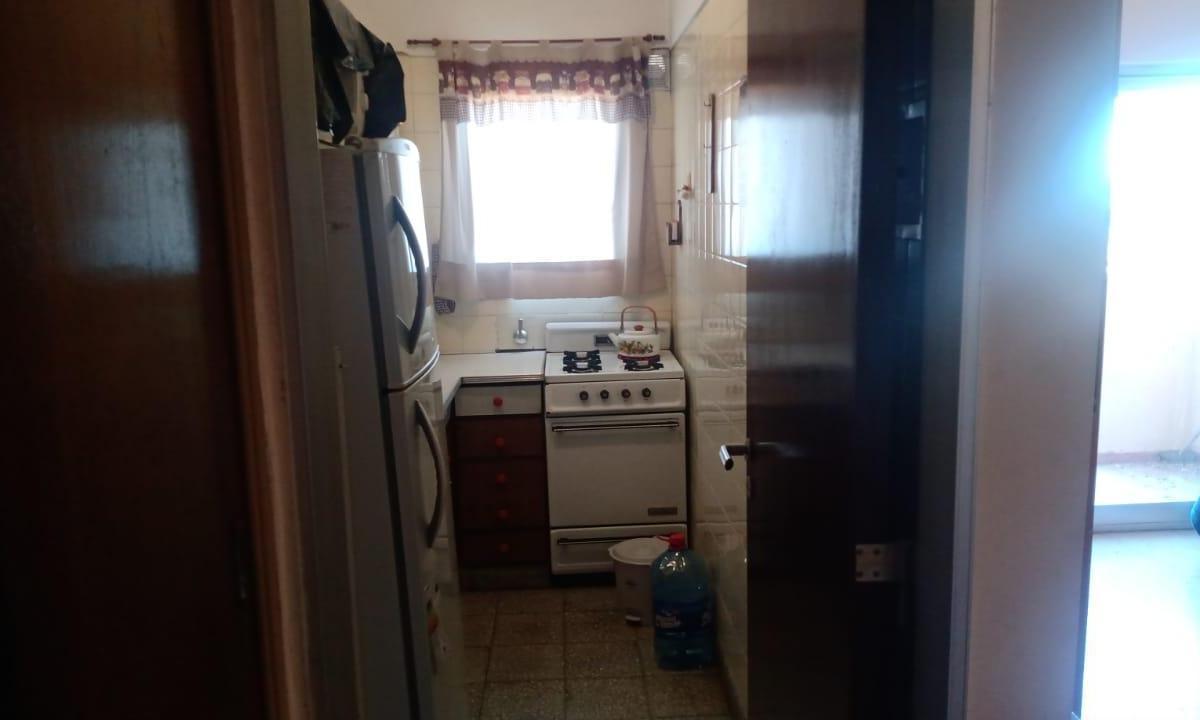 Departamento 1 Ambiente Amplio - Pleno Centro - Ideal Para Renta! 2