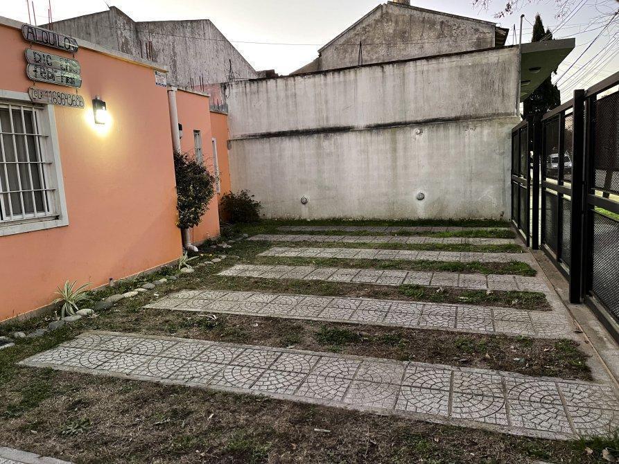 2 Dptos de 2 Amb c/u - Gran Lote Libre y Planos Aprobados! 3