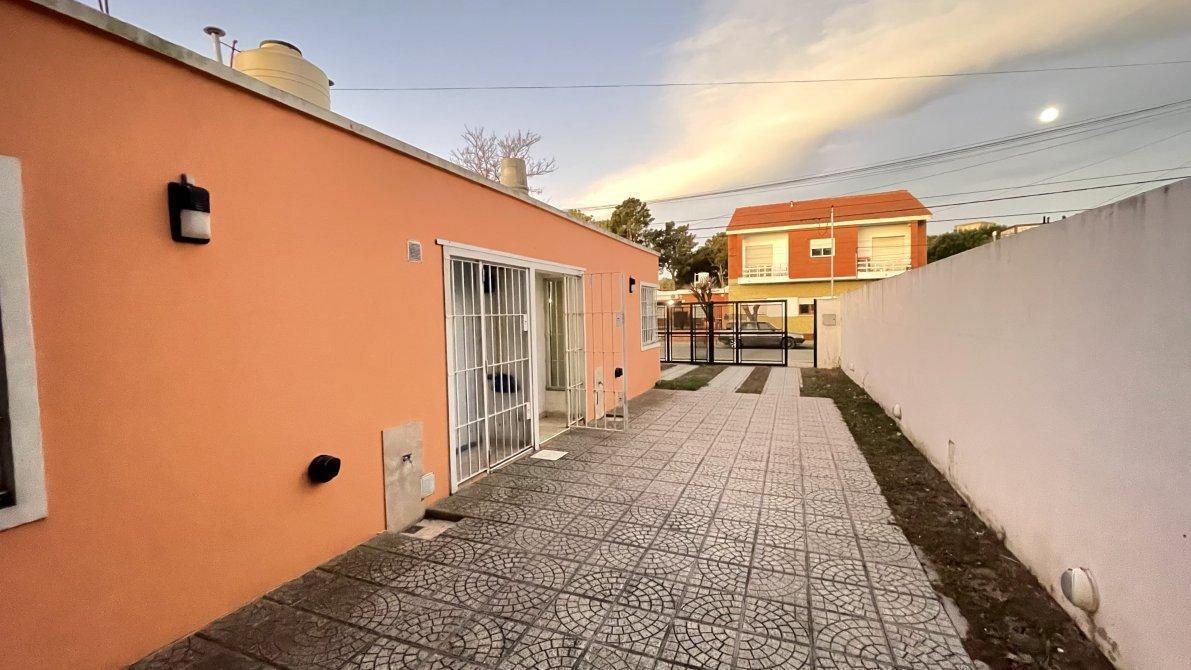 2 Dptos de 2 Amb c/u - Gran Lote Libre y Planos Aprobados! 4