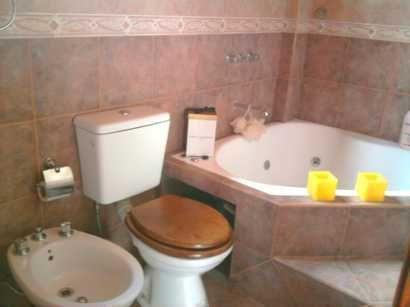Excelente Chalet con Local Ideal Vivienda Permanente 3