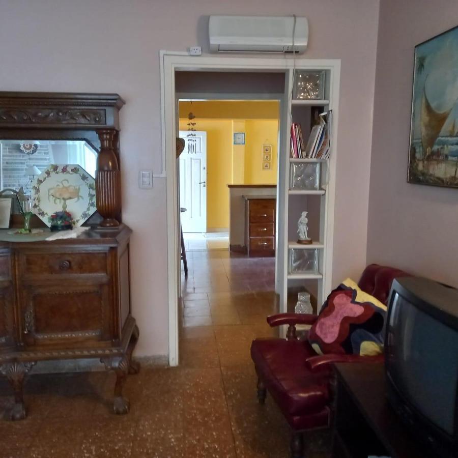 Foto de IMPORTANTE CHALET TRES AMBIENTES - TODOS LOS SERVICIOS CONECTADOS, imagen 2