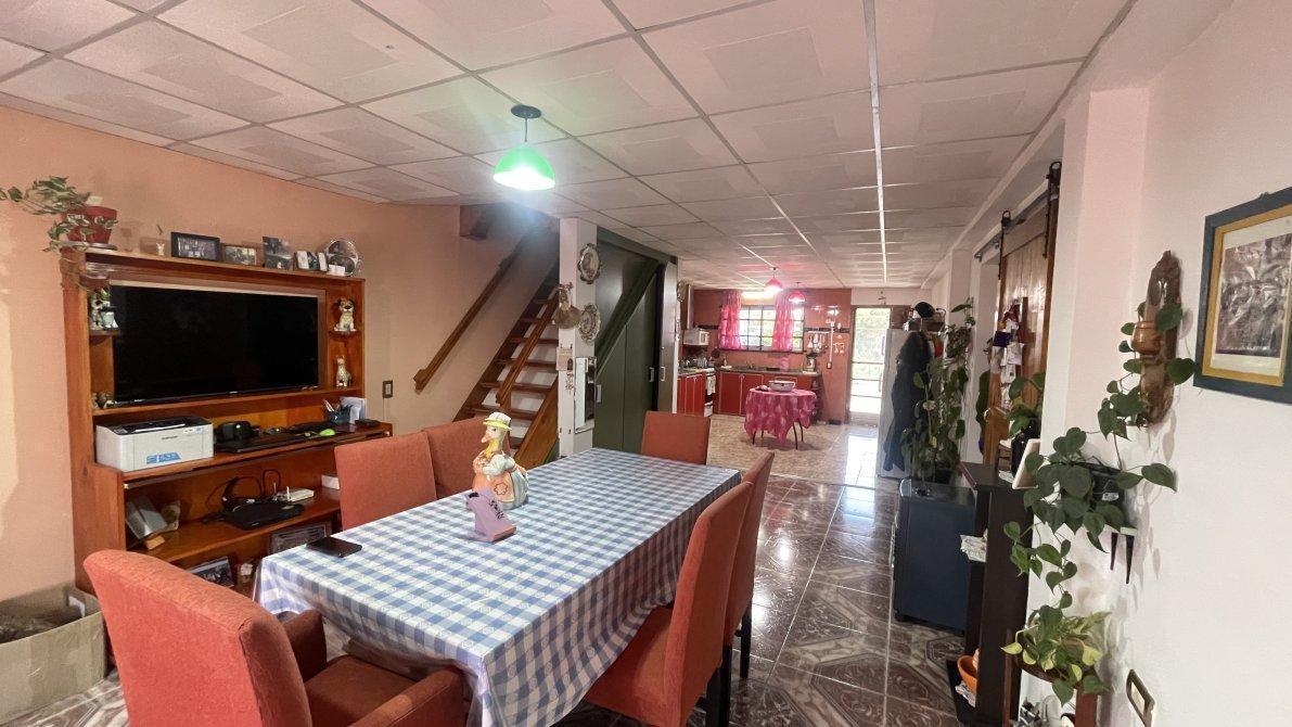 Hermosa Casa de 4 Amb + Dpto de 2 Amb - Ideal Para Vivienda Permanente! 1
