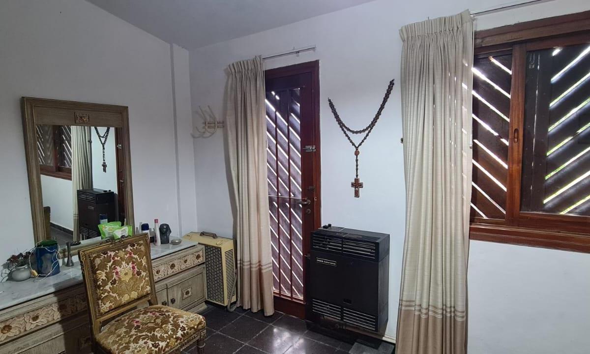 Foto de TRIPLEX CUATRO AMBIENTES CON GARAJE Y QUINCHO, imagen 3