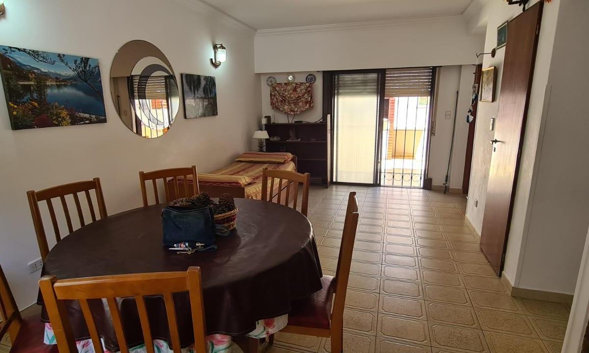 Regio Duplex Tres Ambientes con Cochera y Patio - Gas Conectado 3