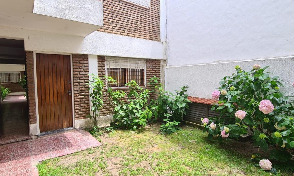 DEPARTAMENTO DOS AMBIENTES EN PLANTA BAJA - ZONA RESIDENTES PERMANENTES