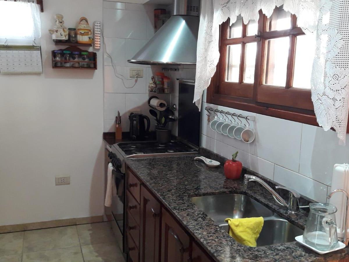 Venta en Block! Chalet y 4 Departamentos 5