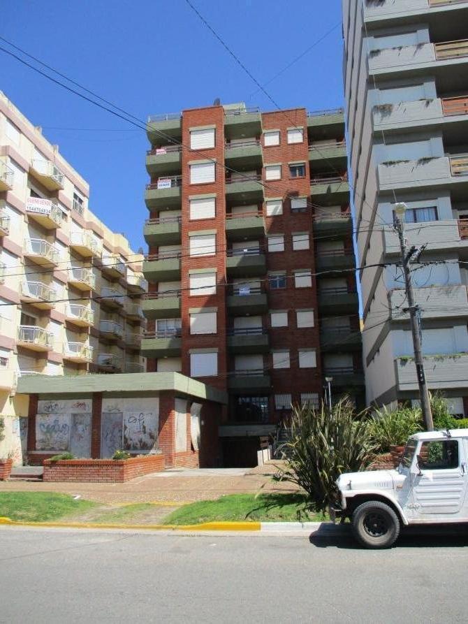 EXCELENTE DEPARTAMENTO TRES AMBIENTES CON COCHERA FRENTE AL MAR! ZONA NORTE!!