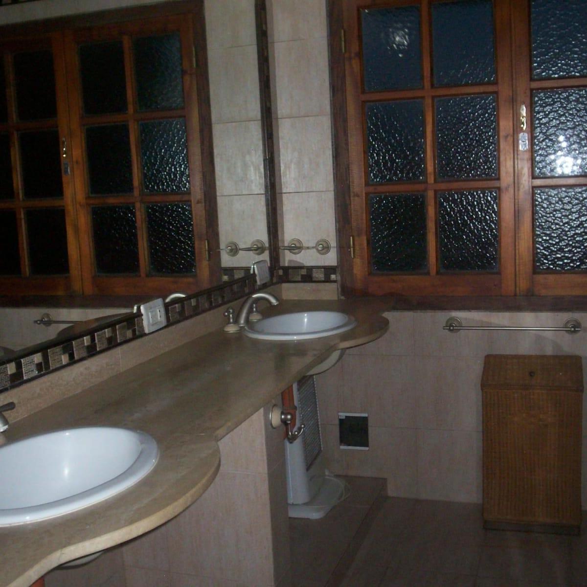 Importante Casa Cuatro Ambientes en Costa Azul 1