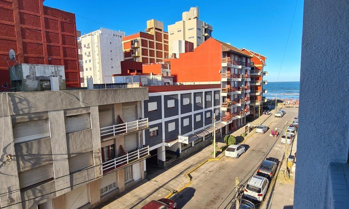 Departamento Monoambiente a Pocos m del Mar 3