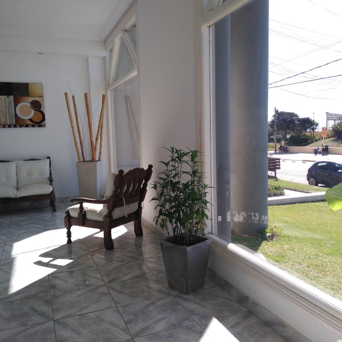 Exclusivo Piso Cuatro Ambientes con Cochera con Gran Vista Al Mar! 1